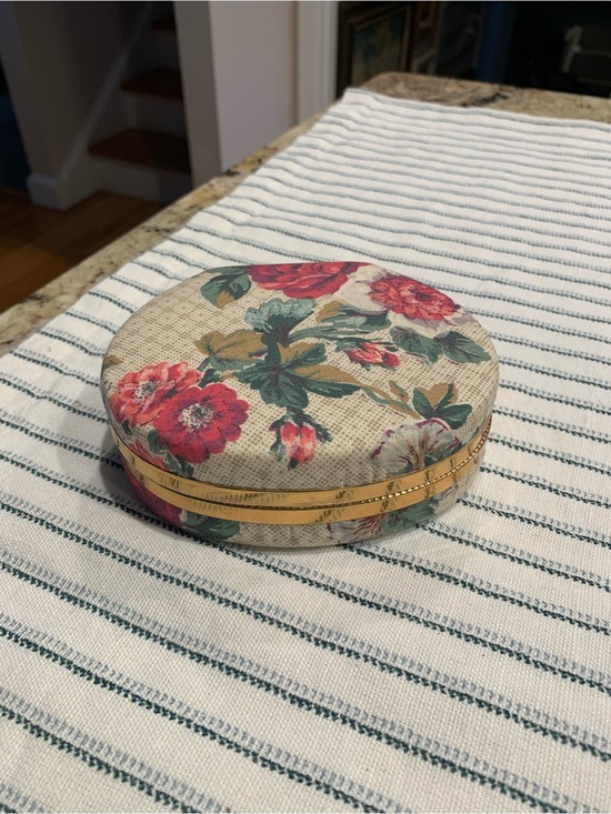 Jewelry - Vintage Floral Round Jewelry Box with Gold design
